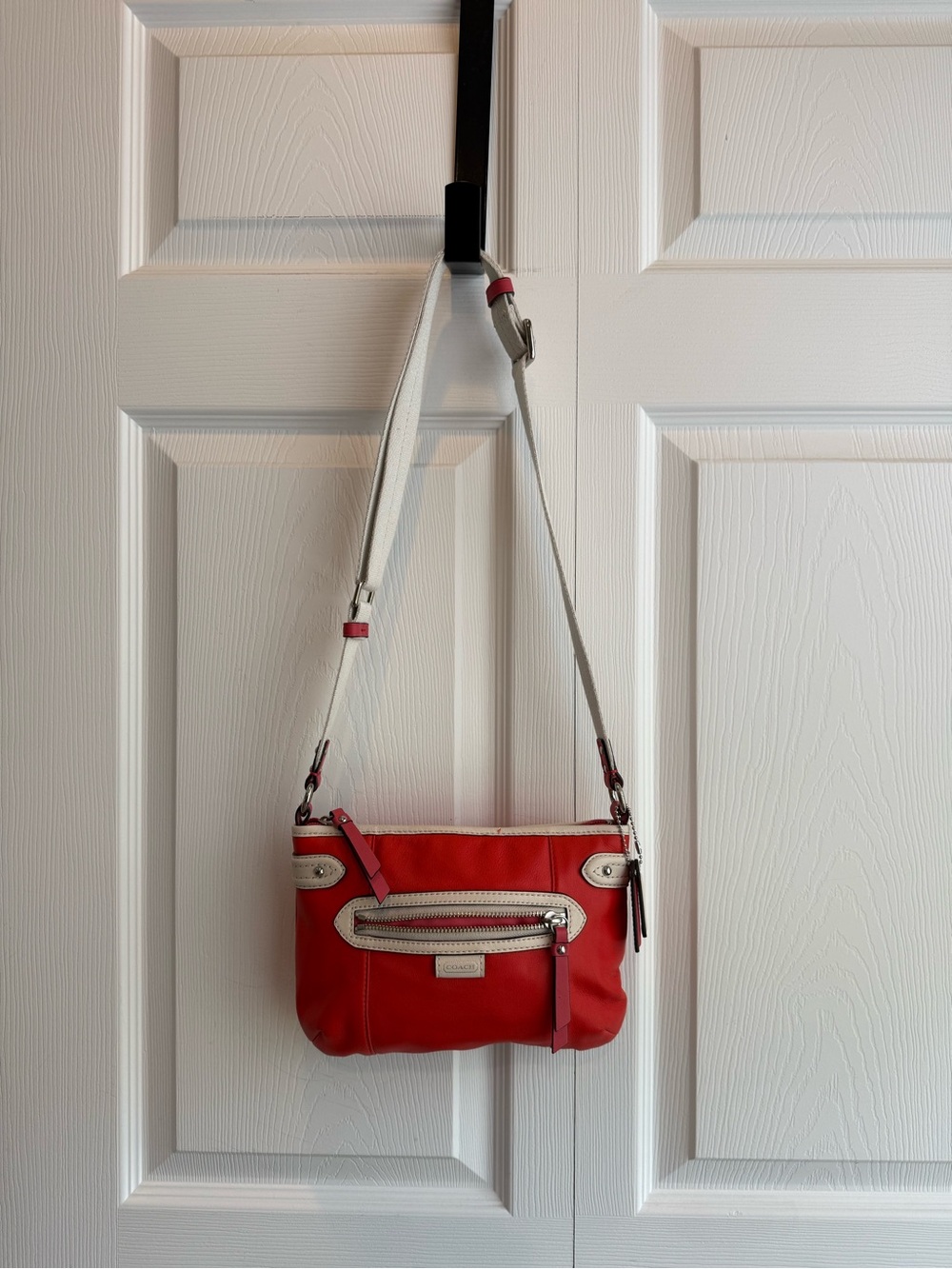 COACH Coral and Cream Leather Shoulder Bag with Silver Hardware - Picture 7 of 9